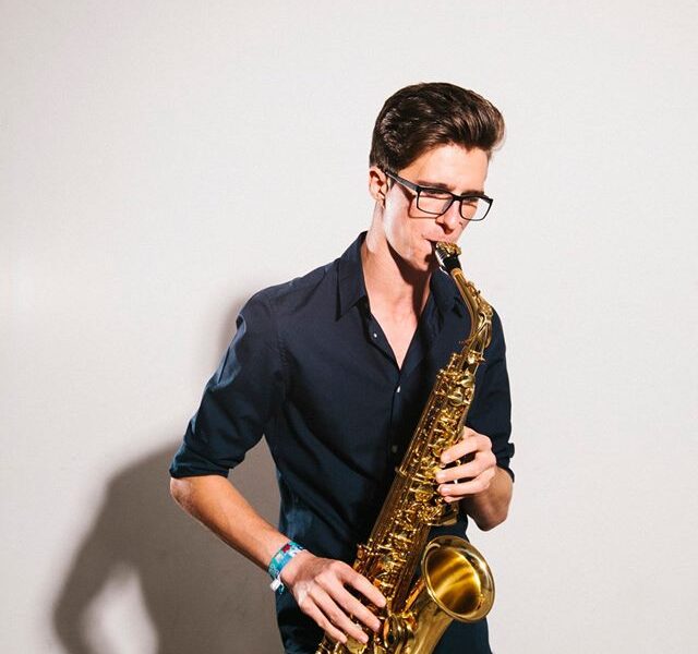 Professional Saxophonist to hire!